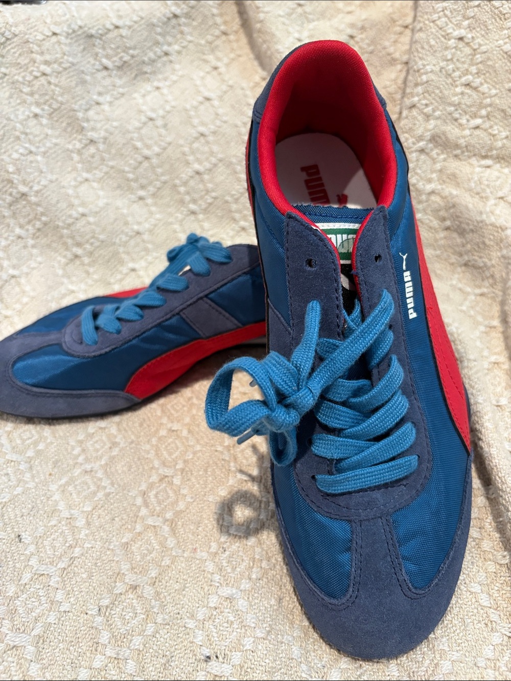 Puma Women’s blue & red Retro Trainer